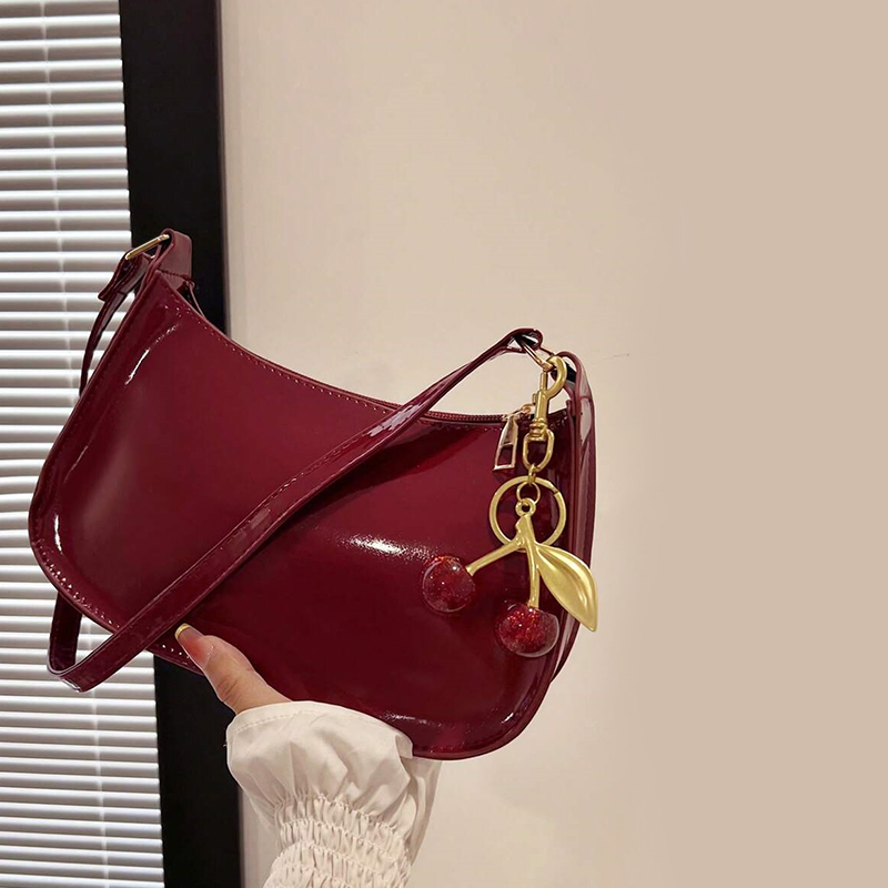 Women Bags For Airport - 女性の PU レザーハンドバッグ多用途ファッションソリッドカラーチェリーペンダントショルダーバッグカジュアル通勤バッグガール脇の下バッグ