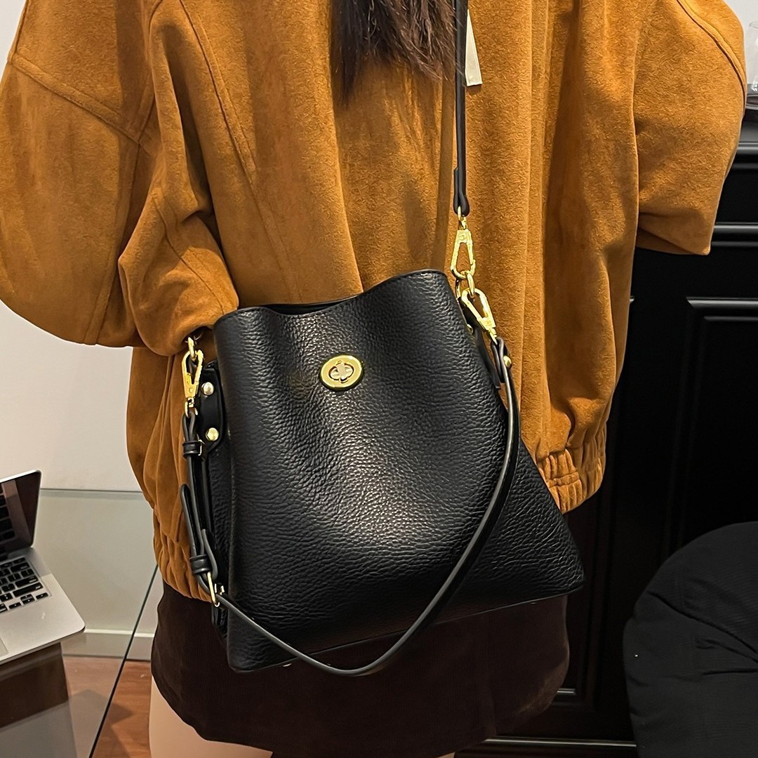 ファッションPUレザー女性用ハンドバッグ 大容量 ファッショ - Women Bags For Airport のレビューと価格