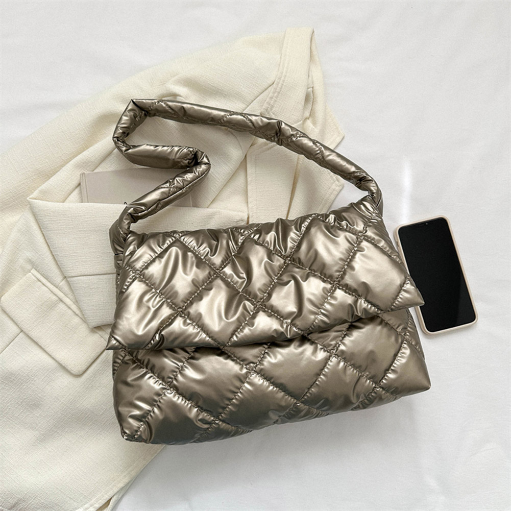 女性用ニュートレンドキルティングビッグハンドバッグ、調節可能 - Women Bags For Office Use のレビューと価格