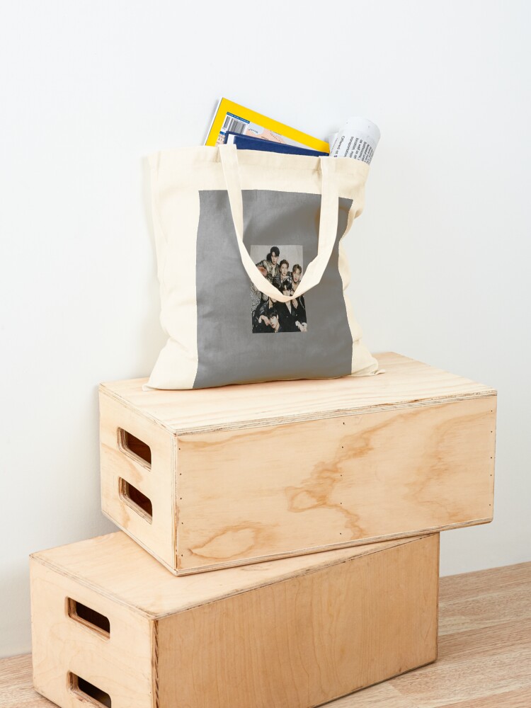 Monsta X OT7 トートバッグ ショッピングカートバ - Women X Bags のレビューと価格